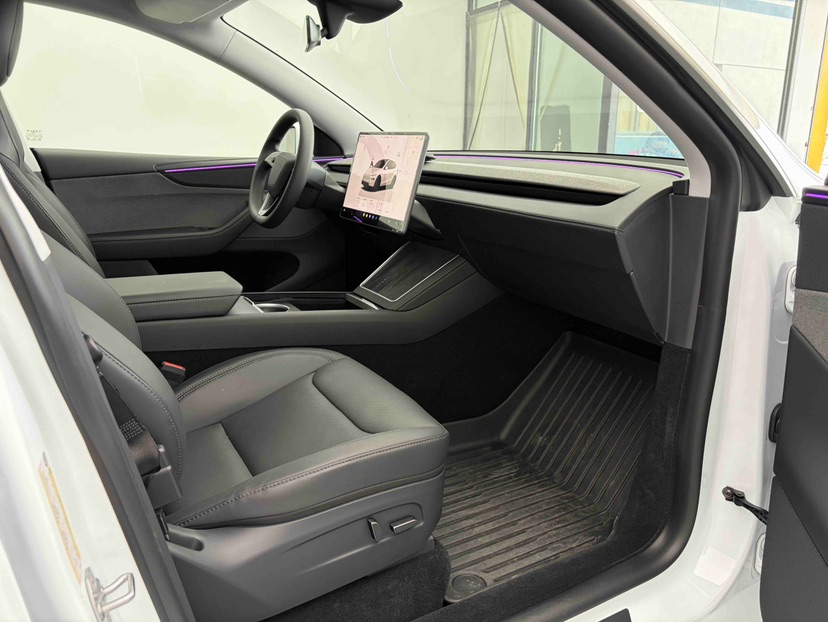 Tesla Model Y 2025 #6 Tesla Model Y 2025 car image #6