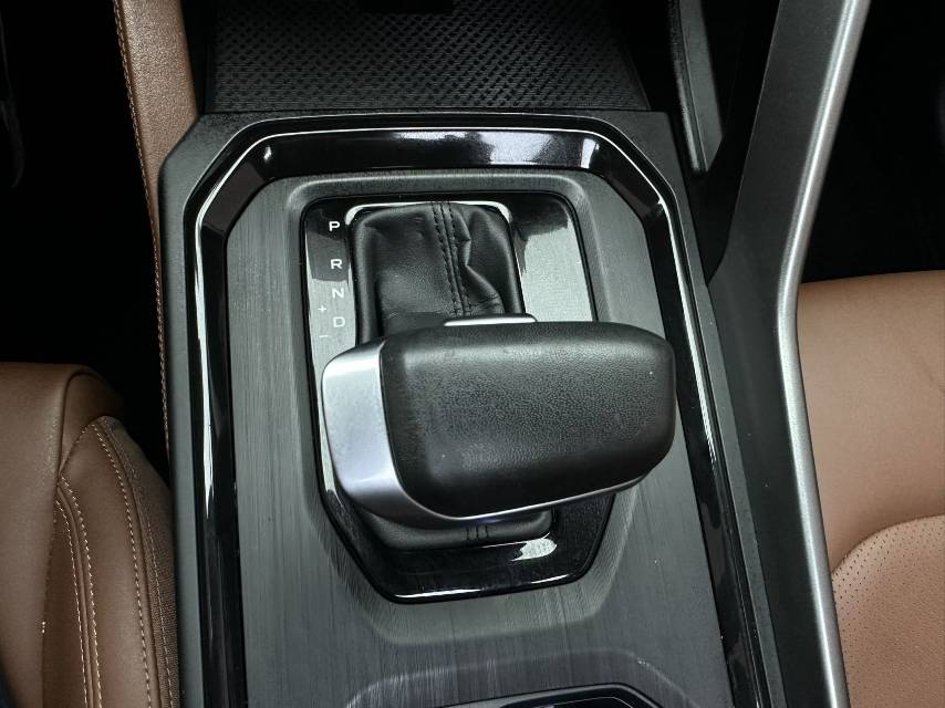 GEELY Vision X6 2023 car image #13