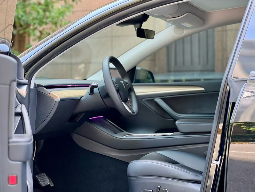 Tesla Model Y 2023 car image #4