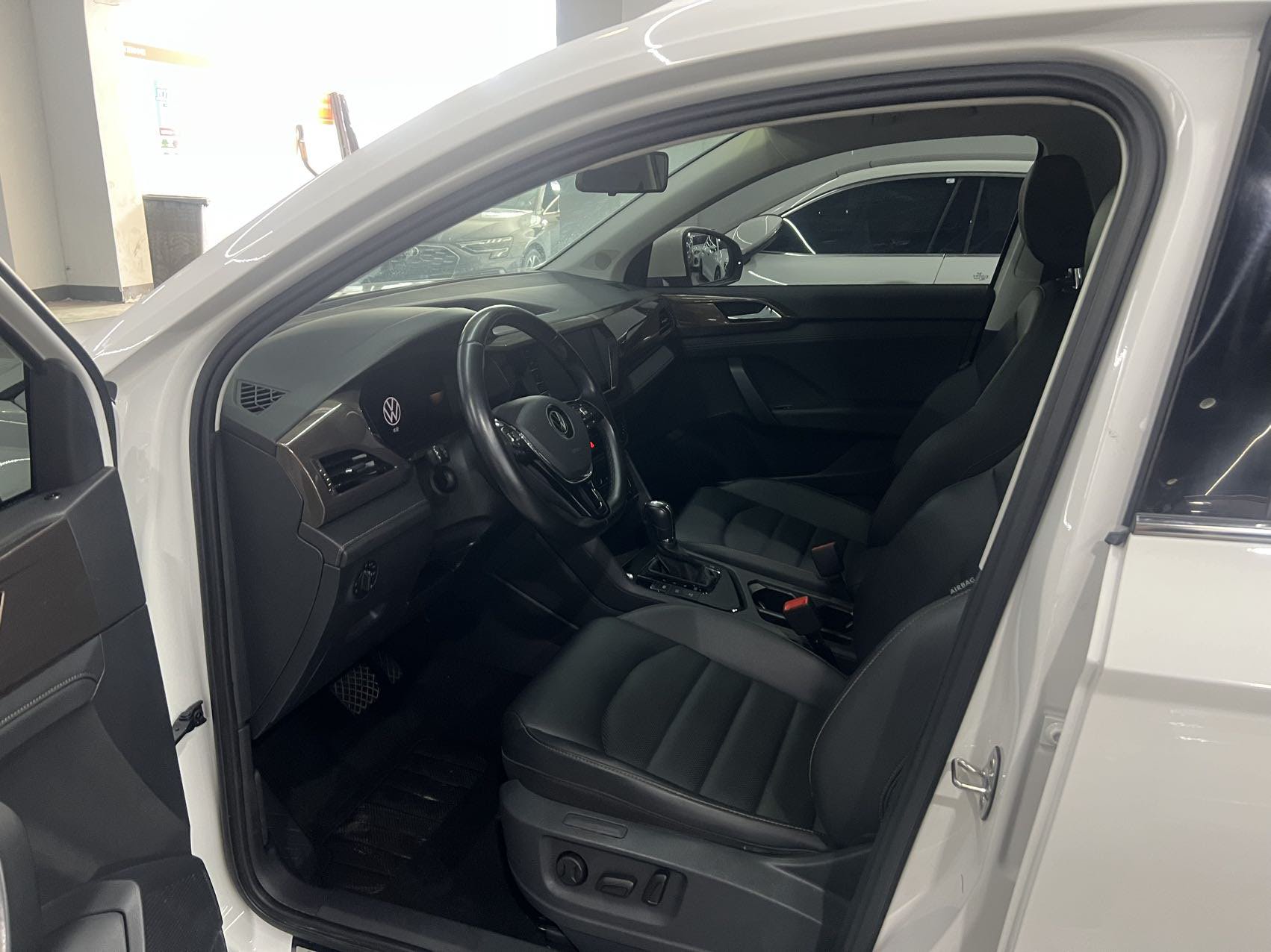 Volkswagen Tharu 2023 car image #6
