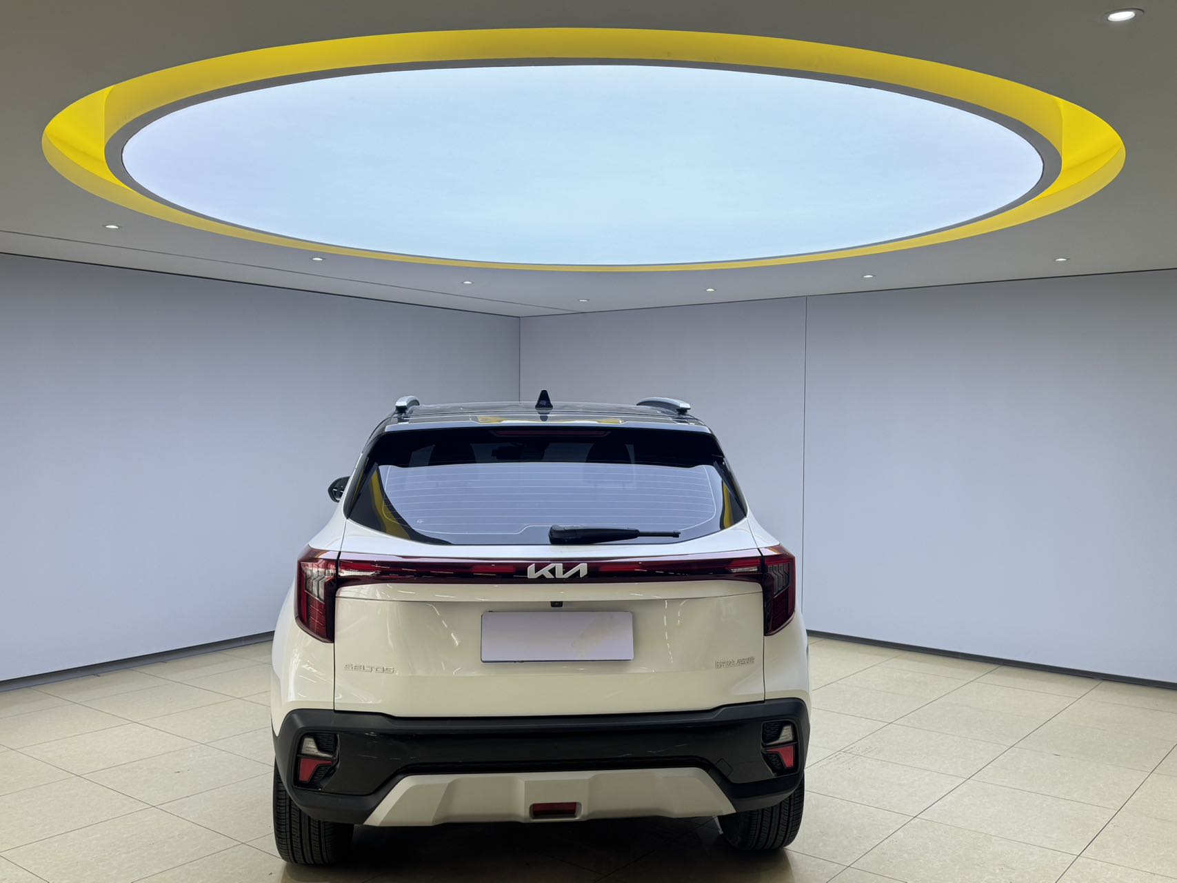 Kia Seltos 2023 car image #5