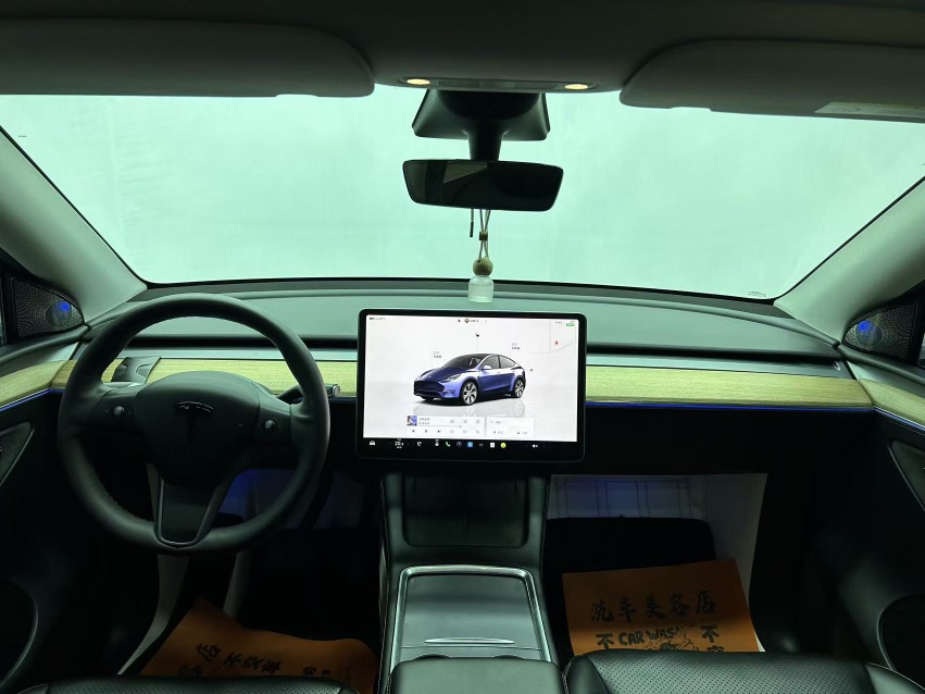 Tesla Model Y 2023 #5 Tesla Model Y 2023 car image #5