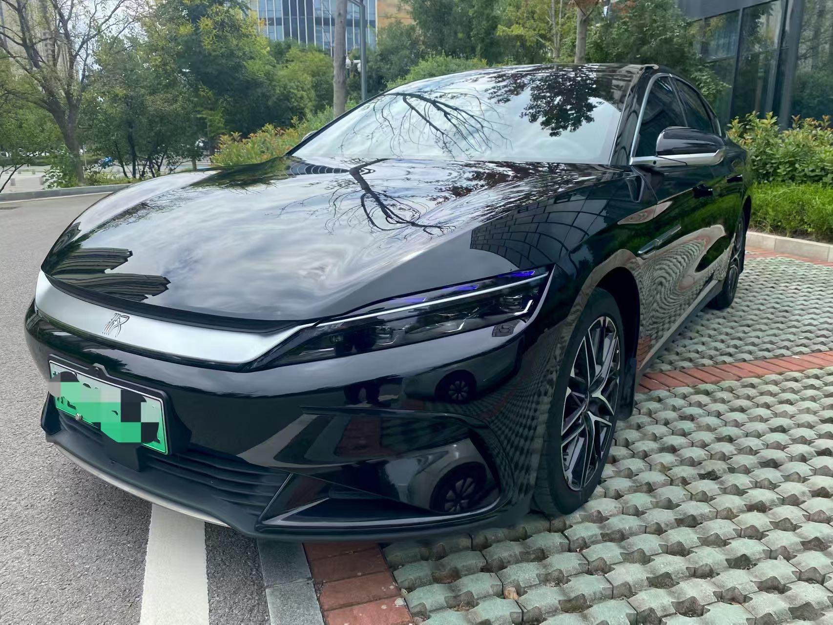 BYD Han 2025 car image #2