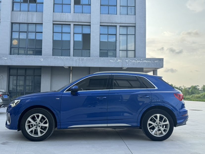 Audi Q3 2019 #3 Audi Q3 2019 car image #3
