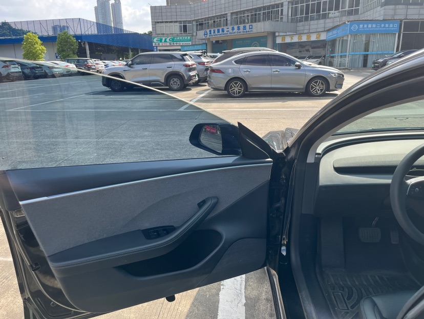 Tesla Model 3 2024 car image #8