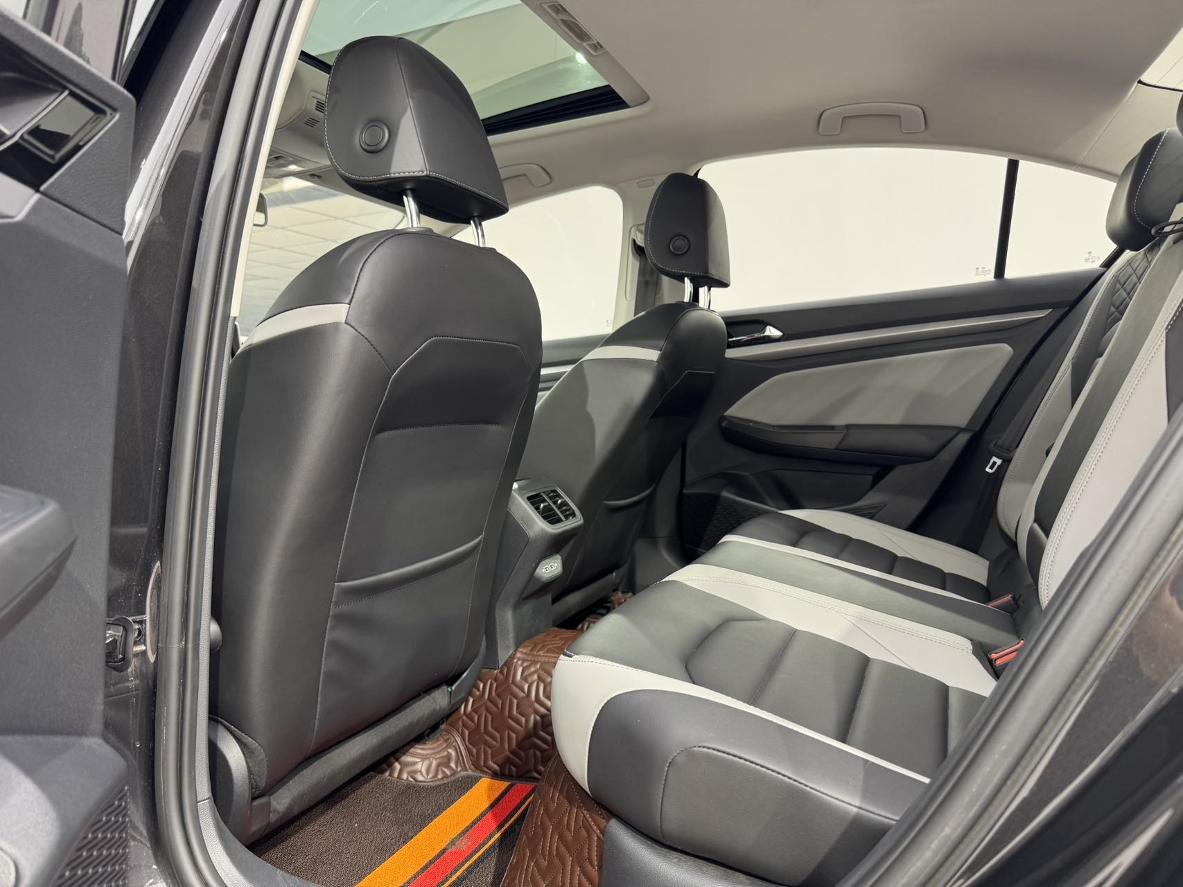 Volkswagen Bora 2023 car image #8