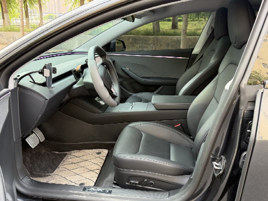 Tesla Model 3 2025 car image #4