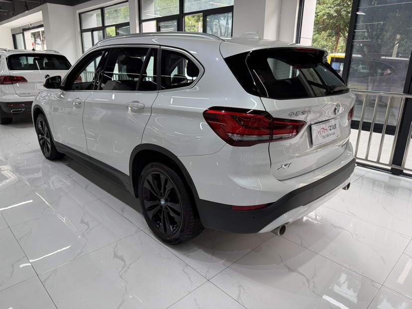 BMW X1 2021 صورة سيارة #4