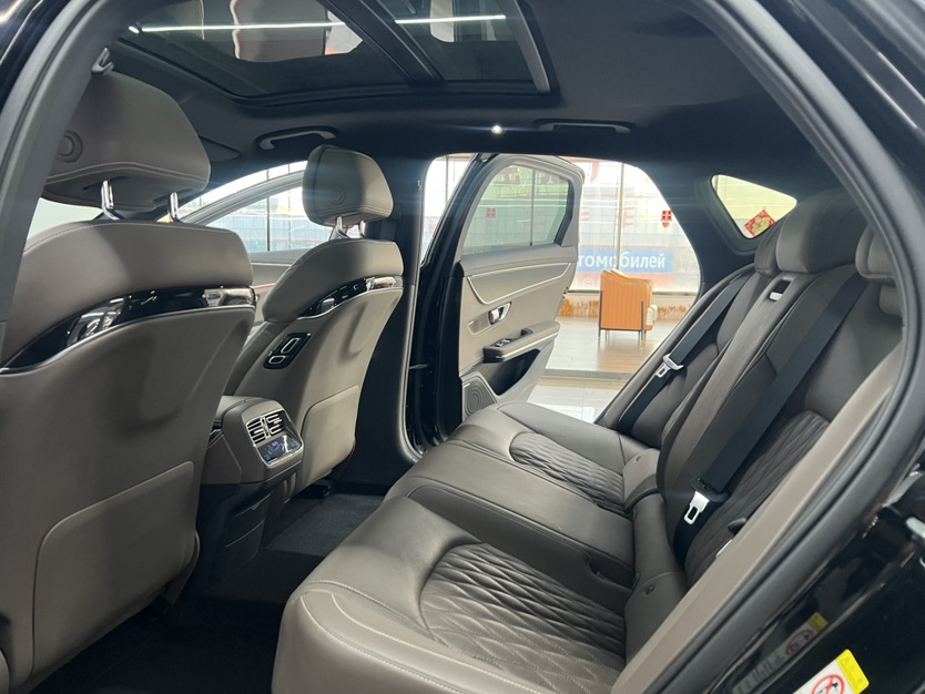 BYD Han 2022 #3 BYD Han 2022 car image #3