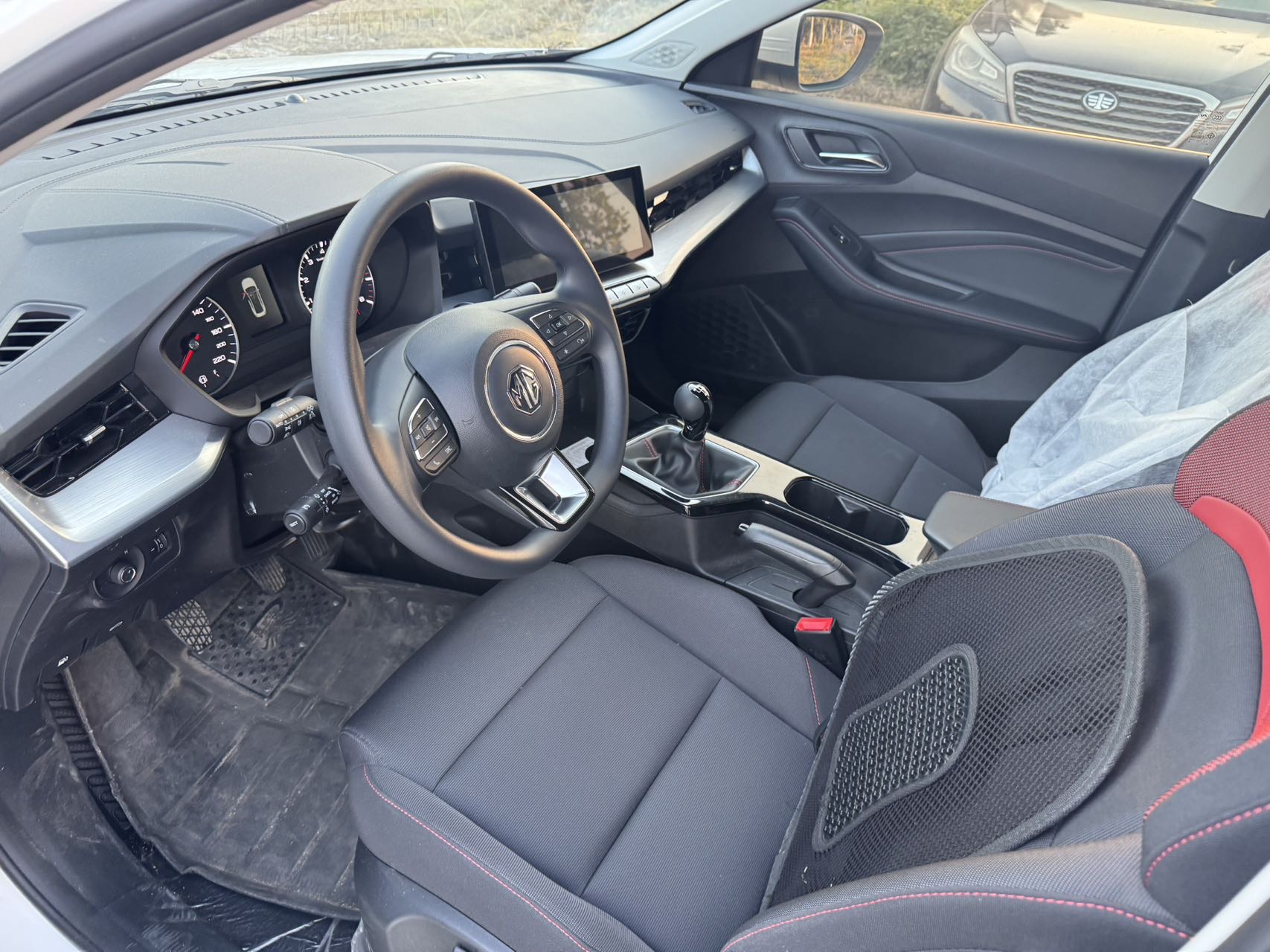 MG 5 2025 car image #2