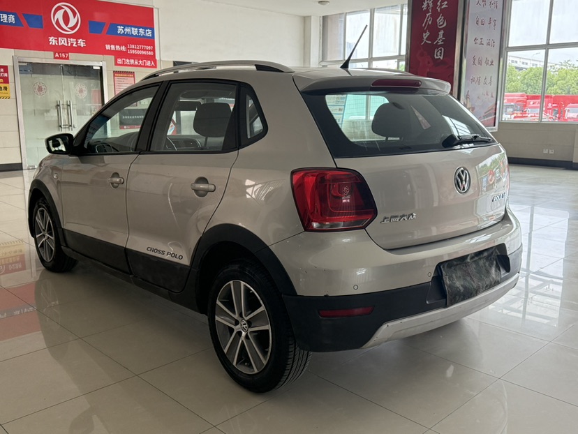 Volkswagen Polo 2012 #6 Volkswagen Polo 2012 car image #6