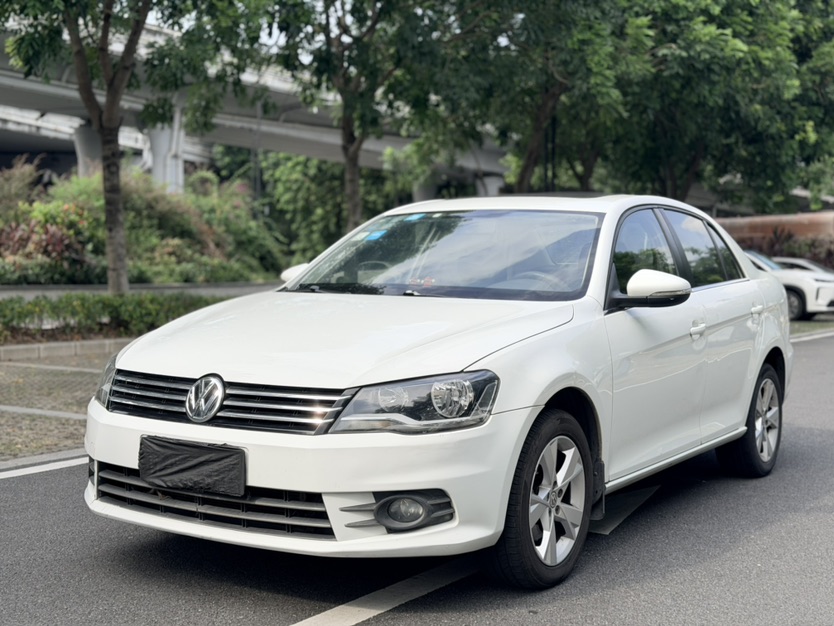 Volkswagen Bora 2014 immagine di auto 