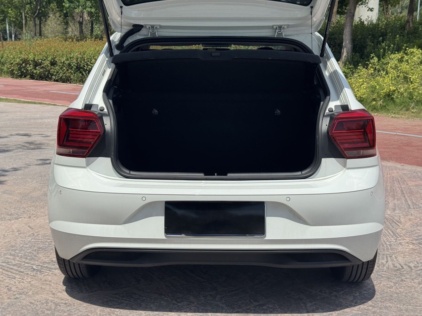 Volkswagen Polo 2024 car image #11