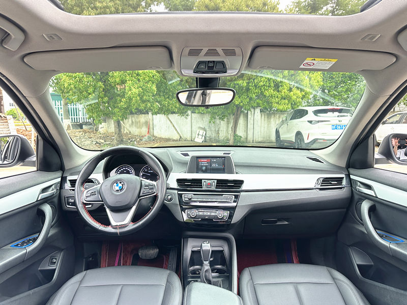 BMW X1 2019 car image #11