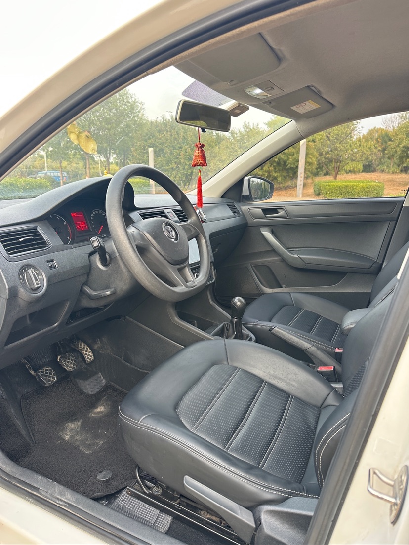 Volkswagen Santana 2017 car image #8