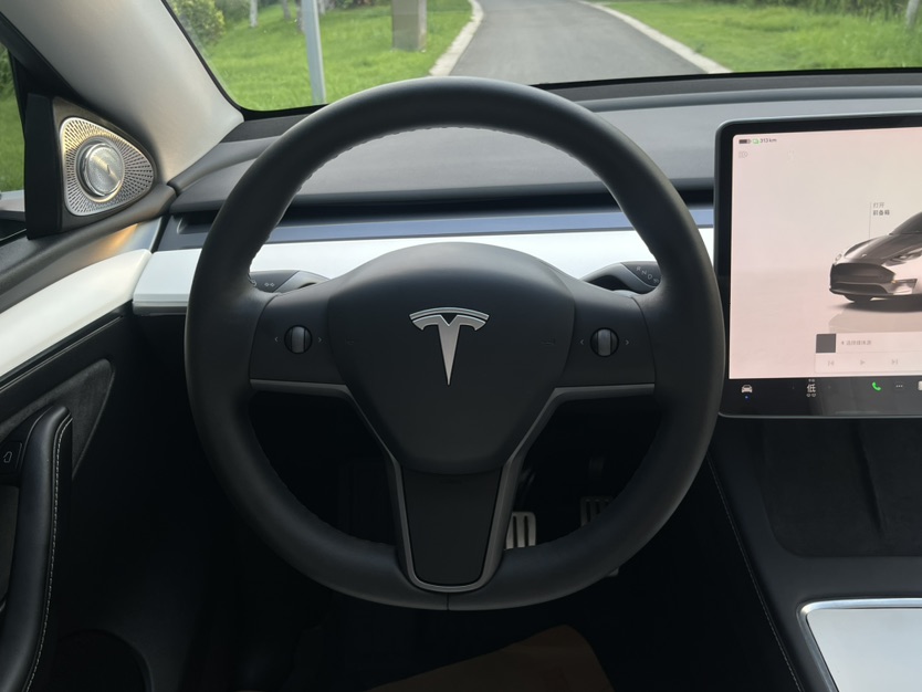 Tesla Model Y 2022 #11 Tesla Model Y 2022 car image #11