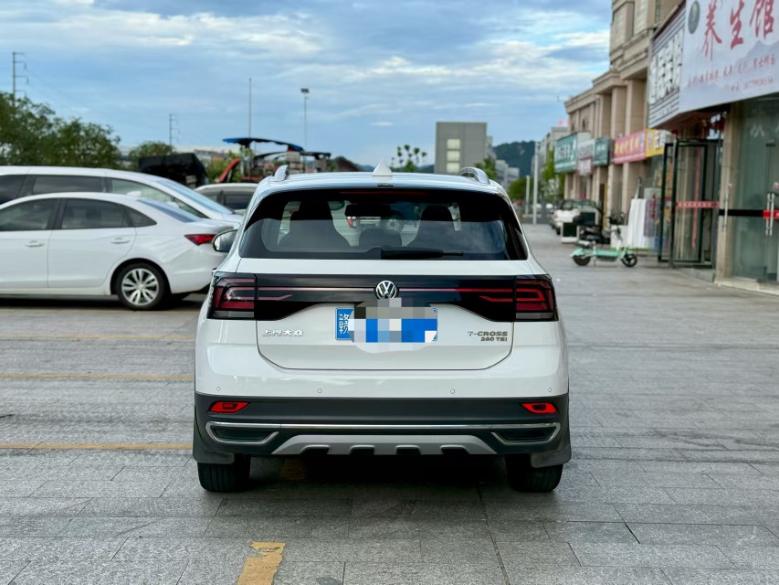 Volkswagen T-Cross 2019 #5 Volkswagen T-Cross 2019 car image #5