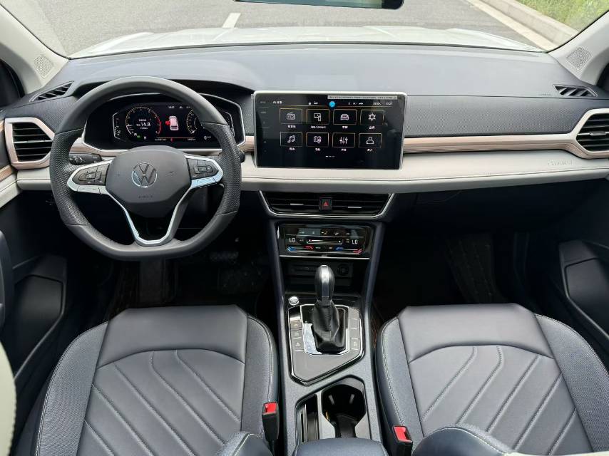 Volkswagen Tharu 2024 car image #9