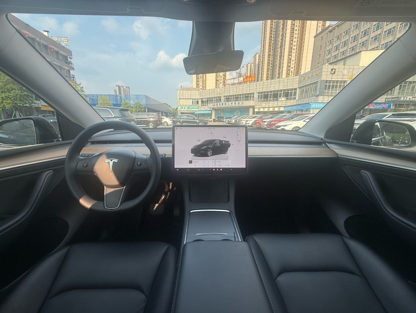 Tesla Model Y 2022 immagine di auto #5