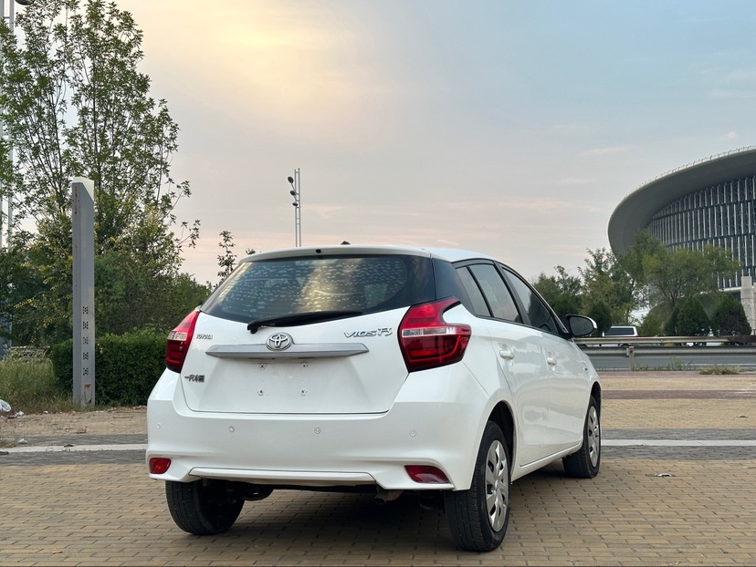 2019 car image #4