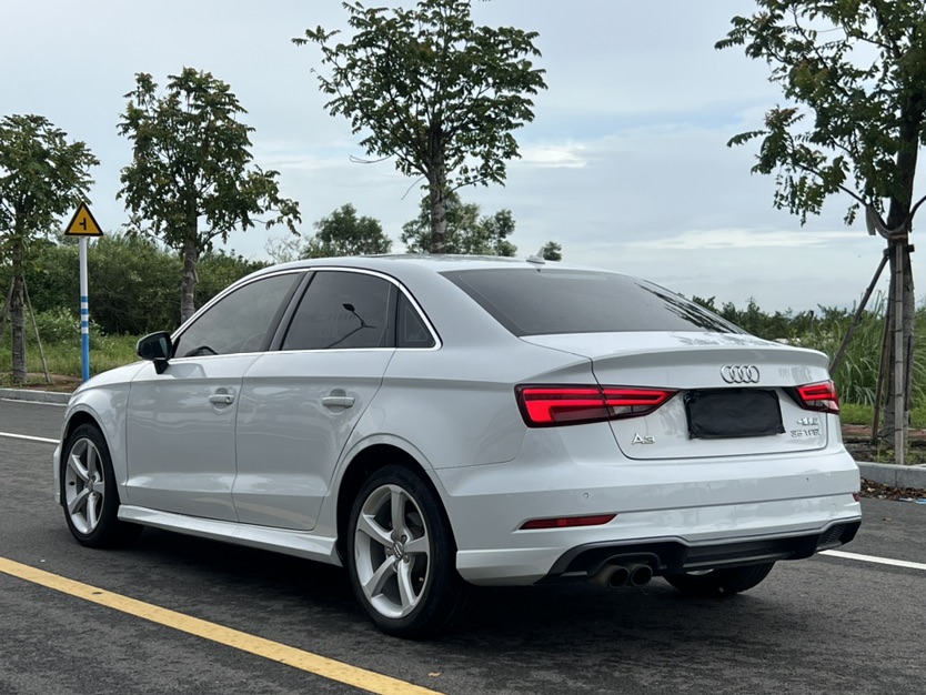 Audi A3 2018 car image #4