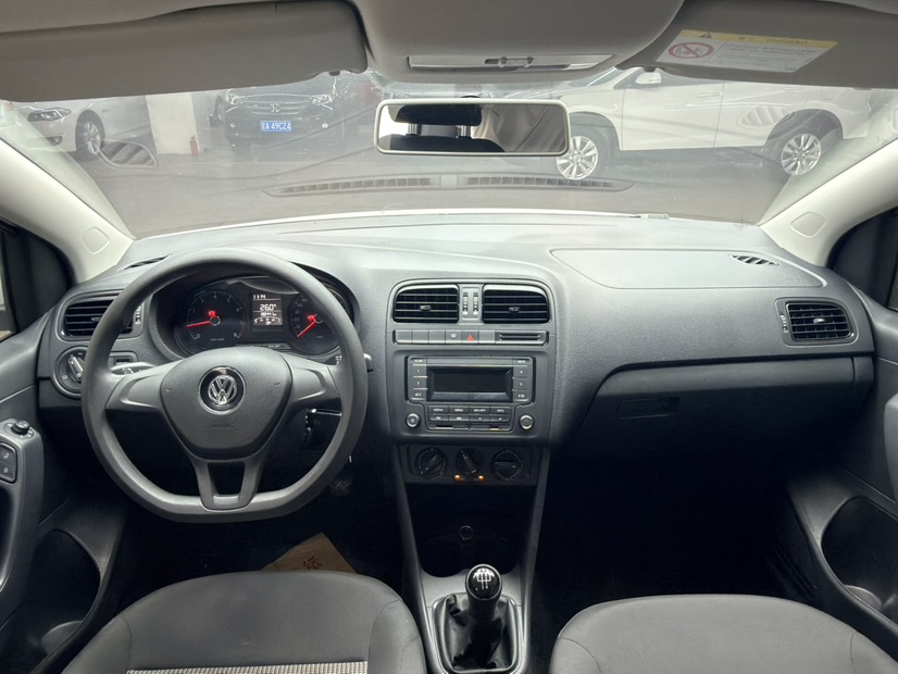 Volkswagen Polo 2015 #4 Volkswagen Polo 2015 car image #4