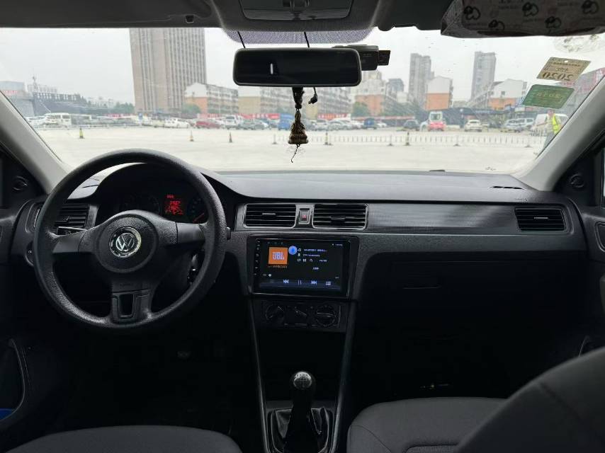 Volkswagen Santana 2016 car image #5