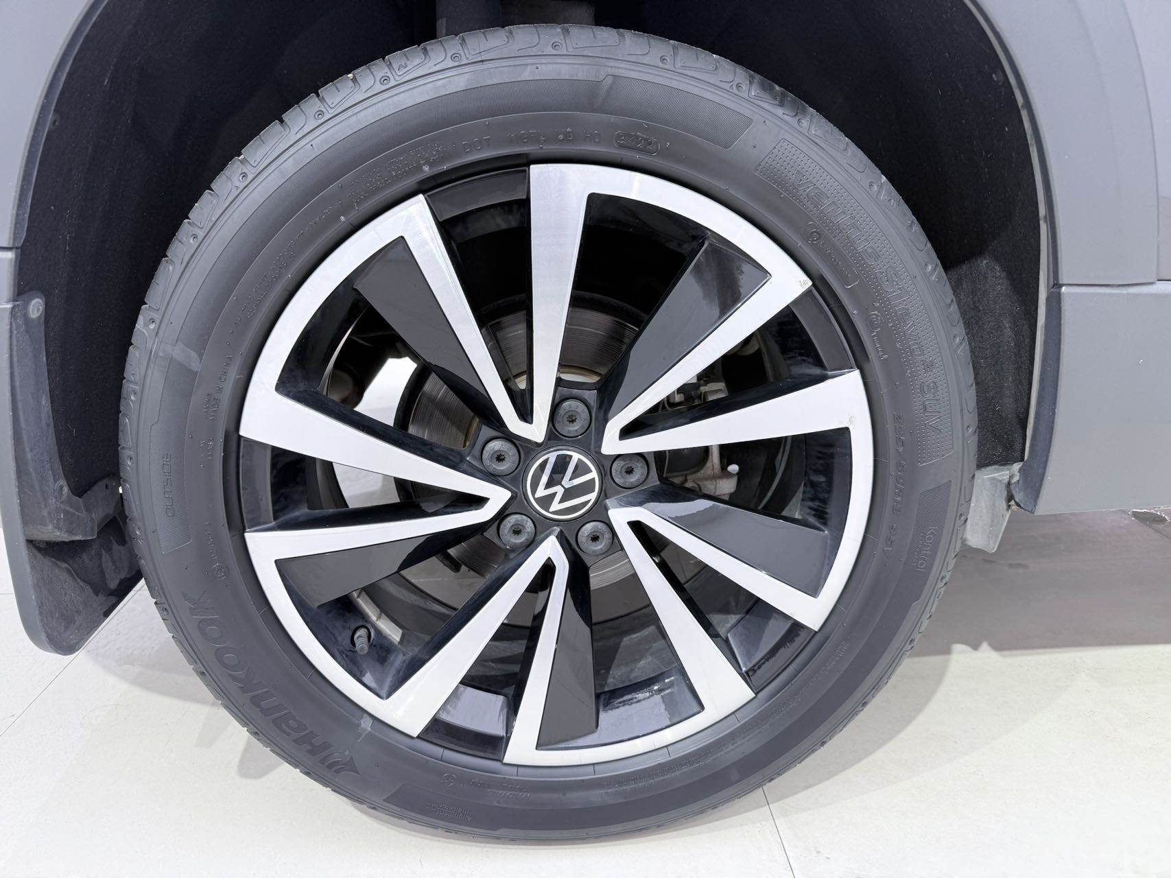 Volkswagen Tharu 2022 car image #14