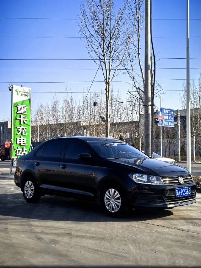 Volkswagen Santana 2017 car image #2