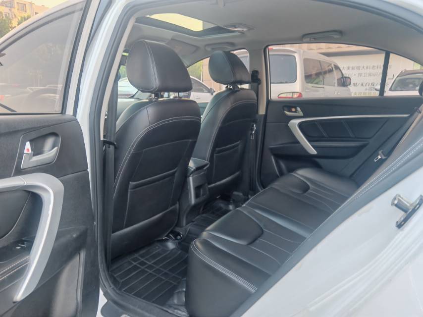 GEELY Emgrand 2016 car image #5