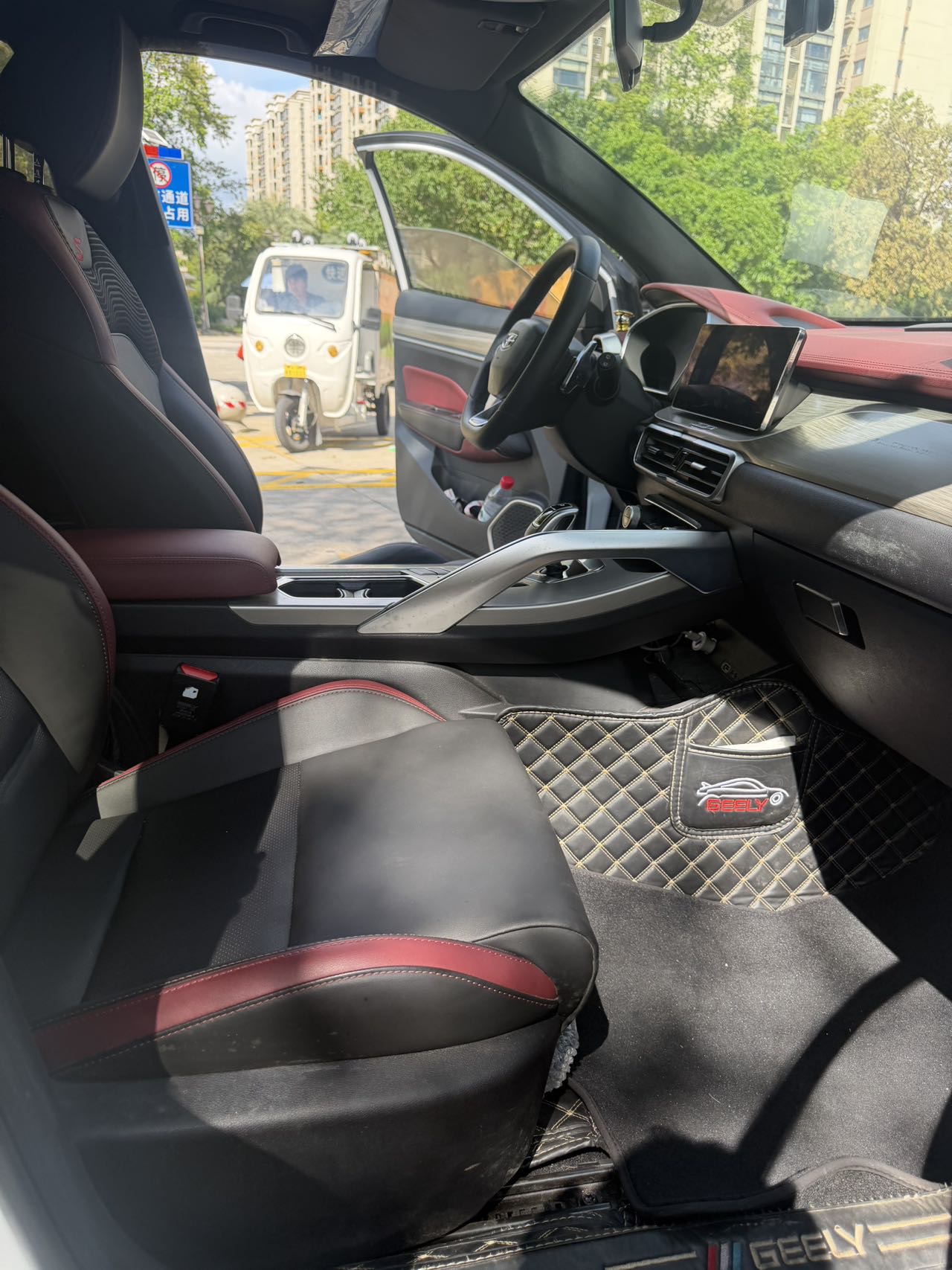 GEELY Coolray 2019 #13 GEELY Coolray 2019 car image #13