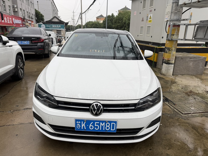 Volkswagen Polo 2023 car image #2
