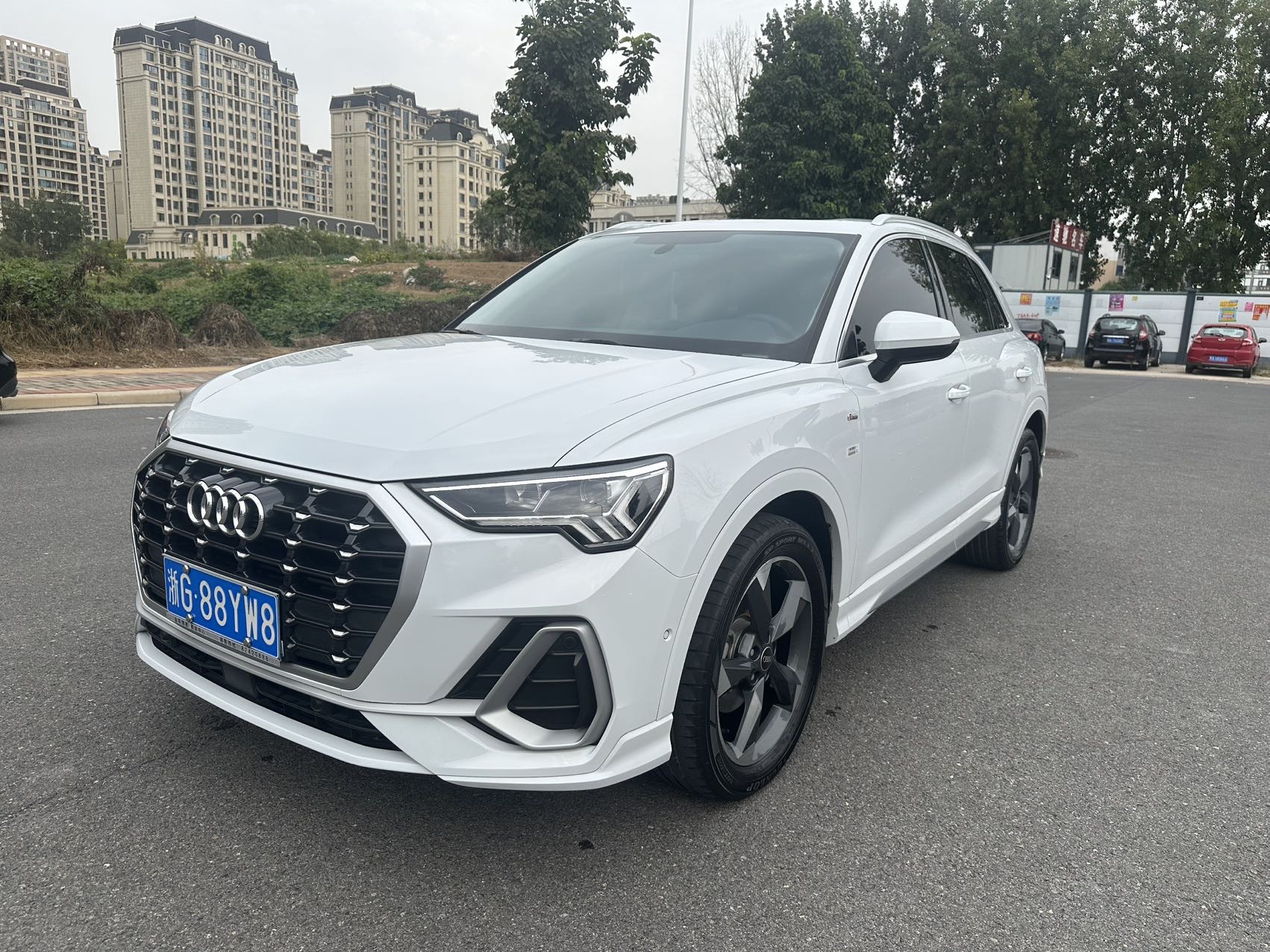Audi Q3 2022 car image 