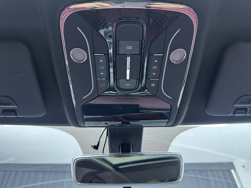 Jetour X70 PLUS 2023 car image #13
