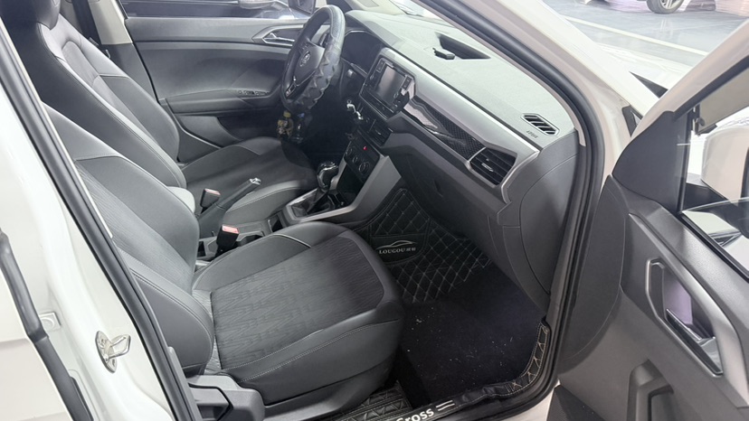 Volkswagen T-Cross 2019 #6 Volkswagen T-Cross 2019 car image #6