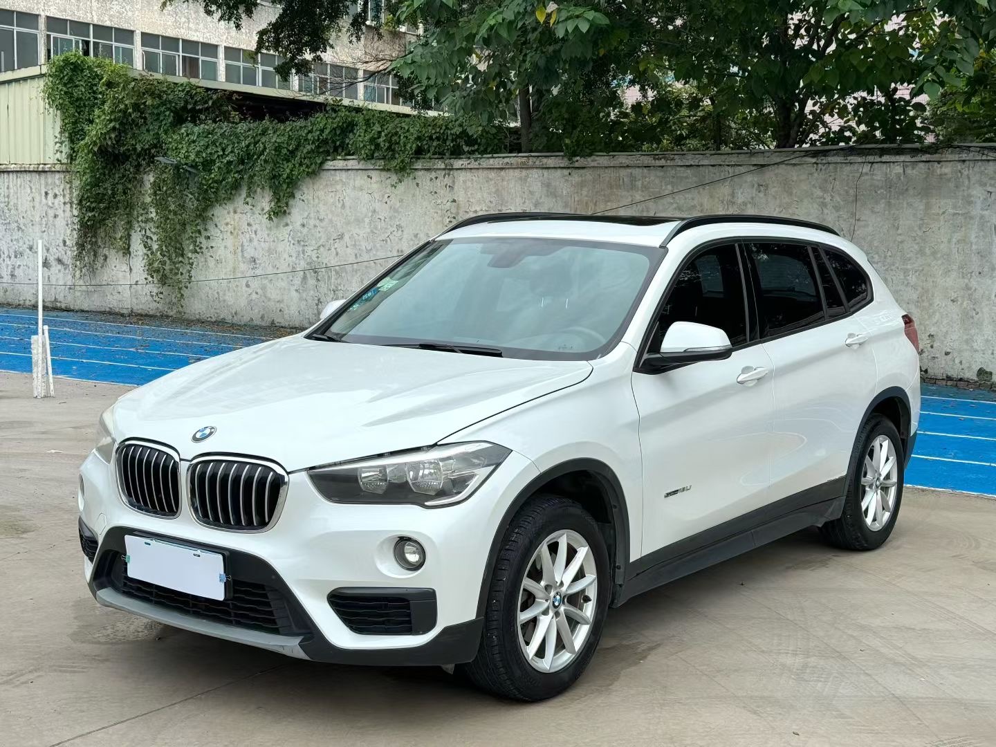 BMW X1 2016 BMW X1 2016 car image