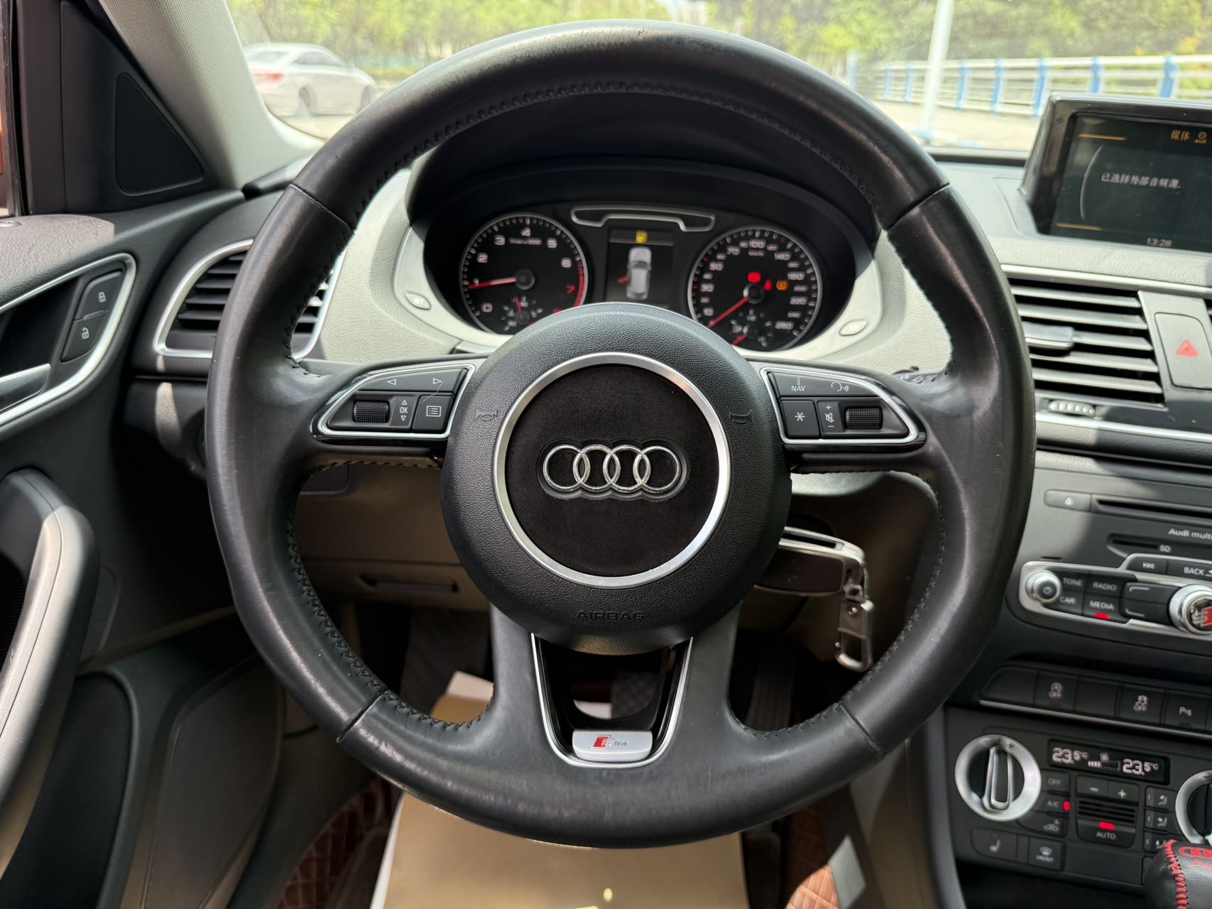 Audi Q3 2015 #9 Audi Q3 2015 car image #9