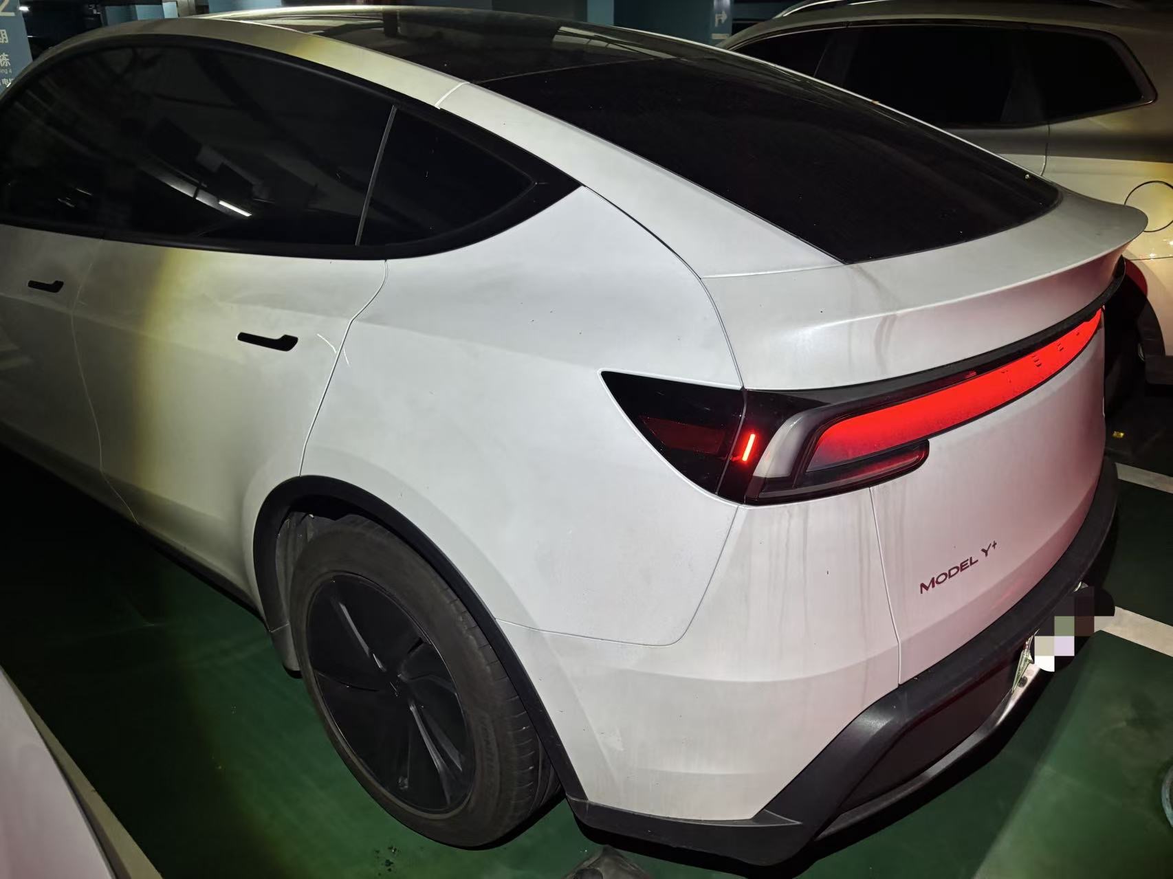 Tesla Model Y 2025 #3 Tesla Model Y 2025 car image #3