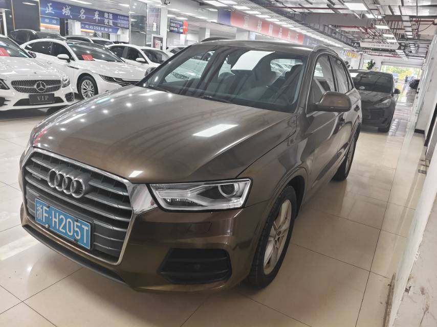 Audi Q3 2017 car image #2