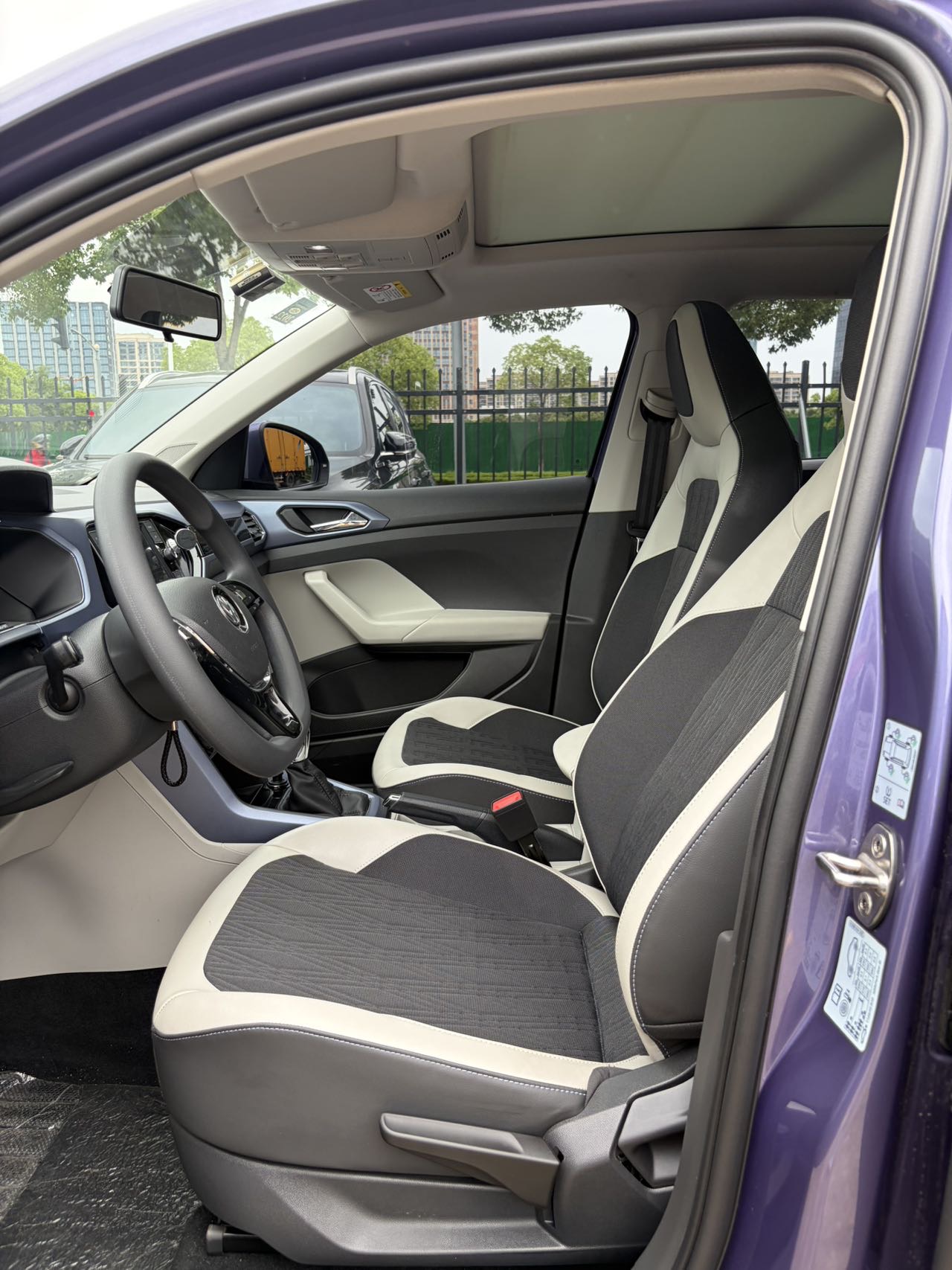 Volkswagen T-Cross 2020 car image #4