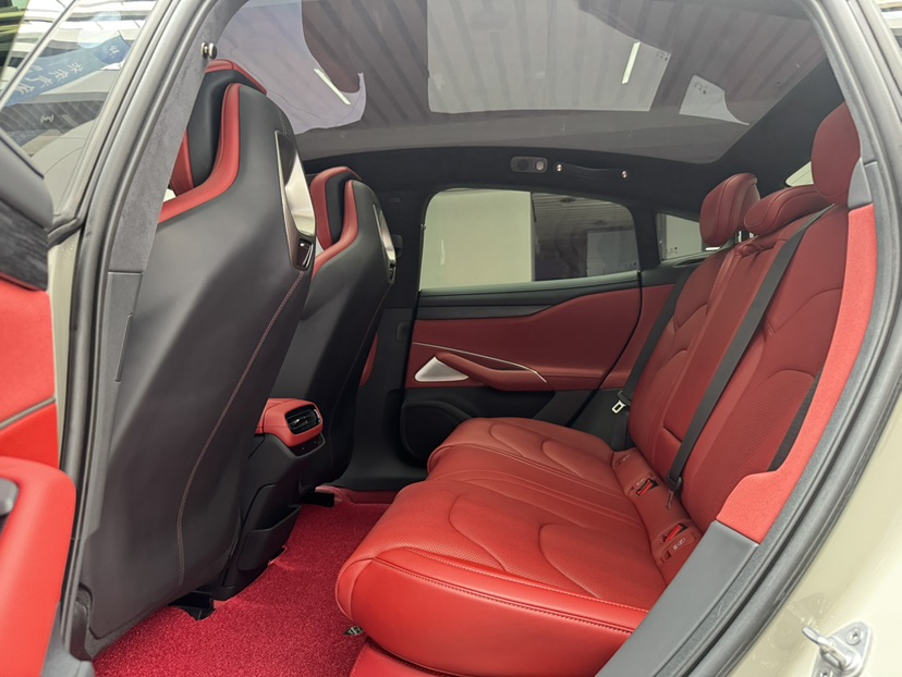 MI SU7 2024 car image #13