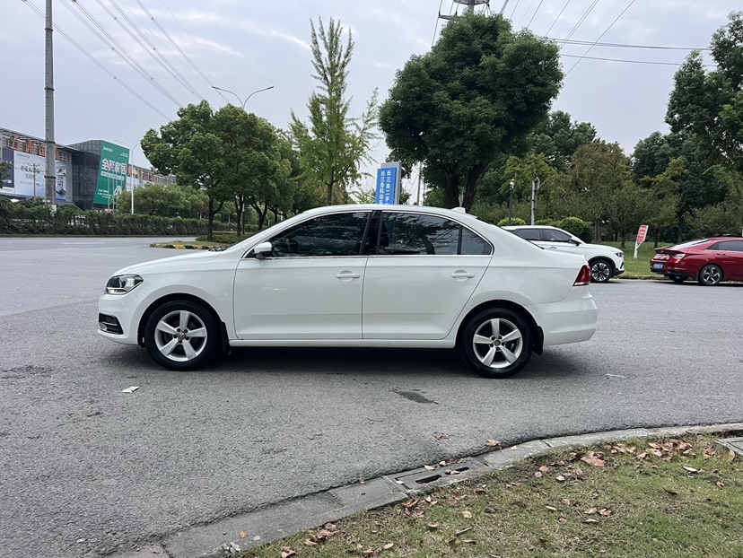 Volkswagen Santana 2017 car image #4