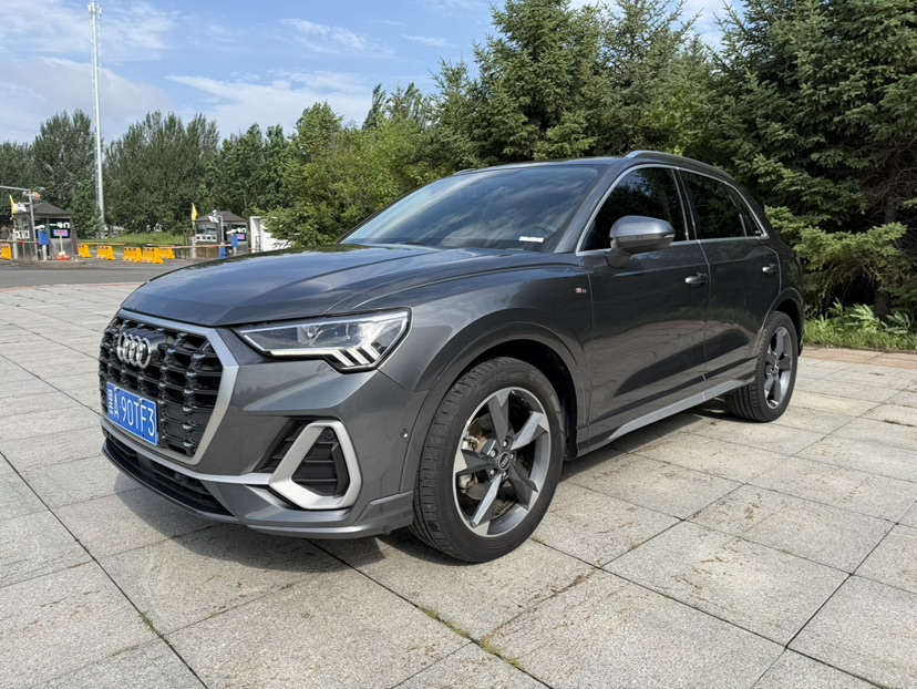 Audi Q3 2022 Audi Q3 2022 car image