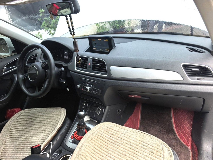 Audi Q3 2018 car image #7
