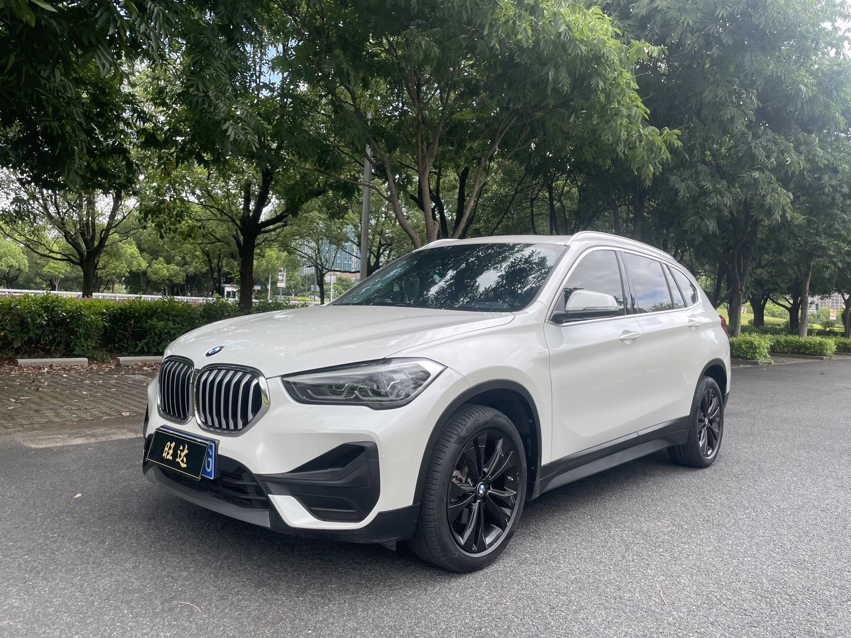 BMW X1 2021 car image 