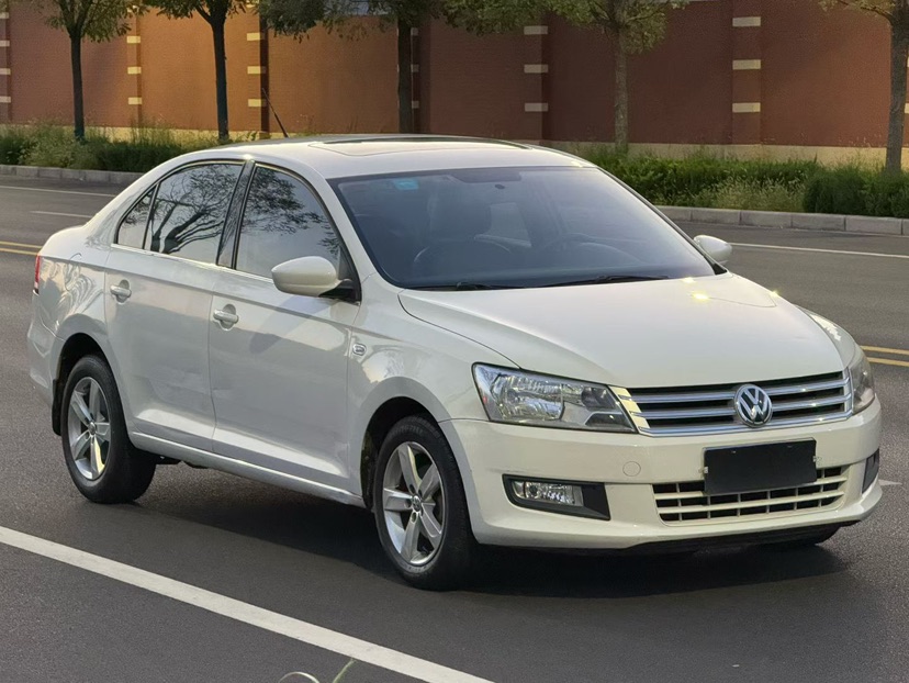 Volkswagen Santana 2014 car image #3