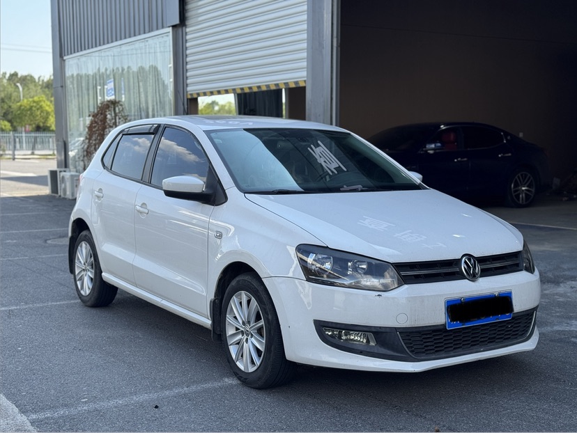 Volkswagen Polo 2014 car image #3