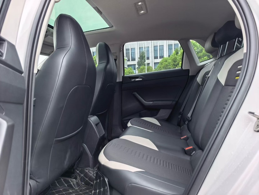 Volkswagen Polo 2020 car image #9