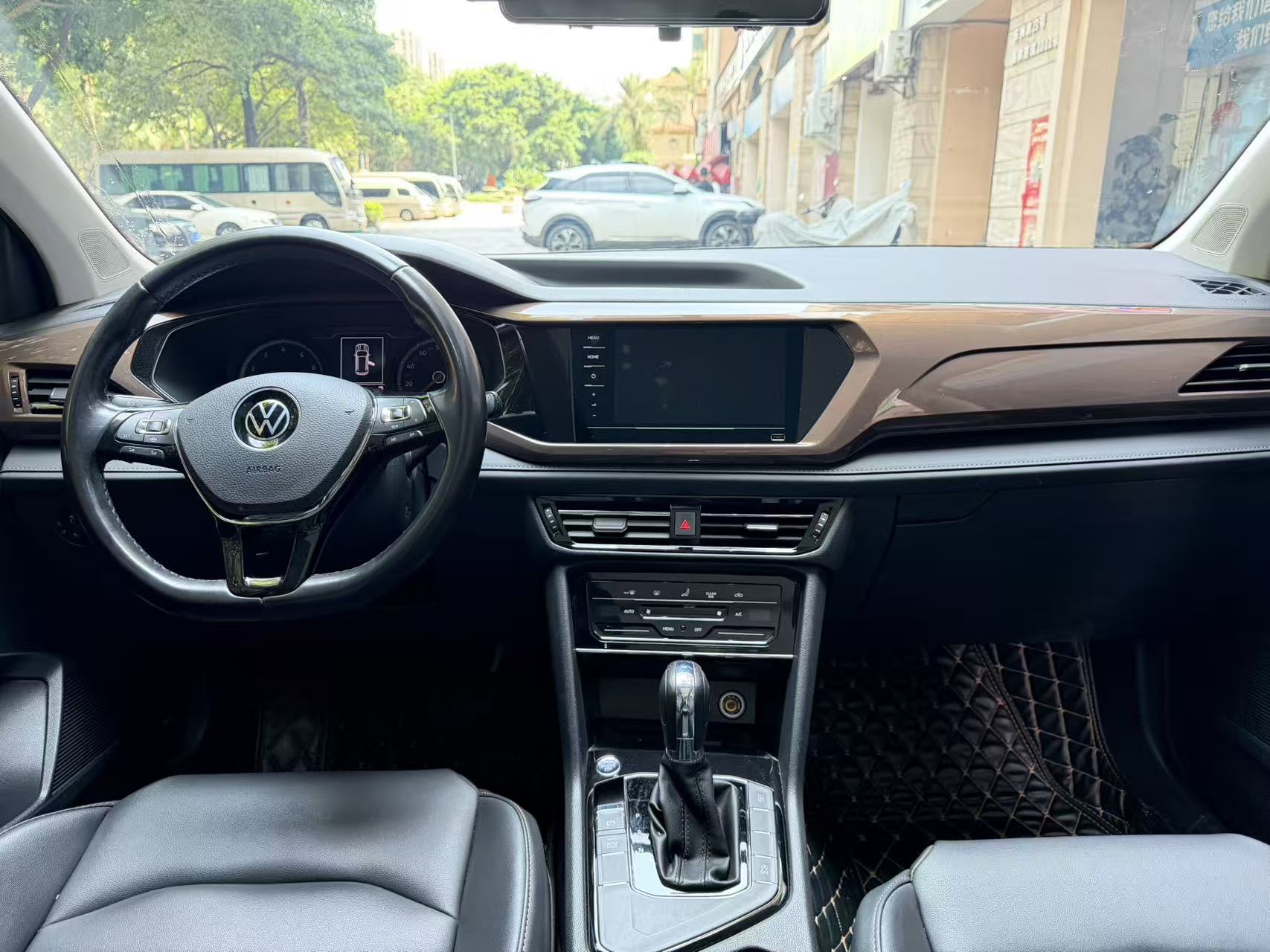 Volkswagen Tharu 2021 car image #7