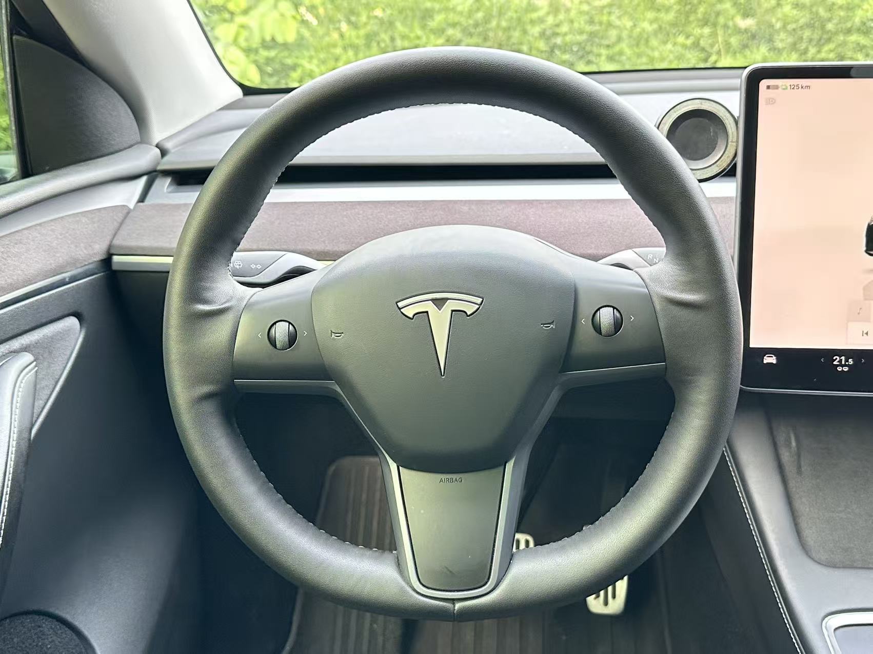 Tesla Model Y 2022 car image #3